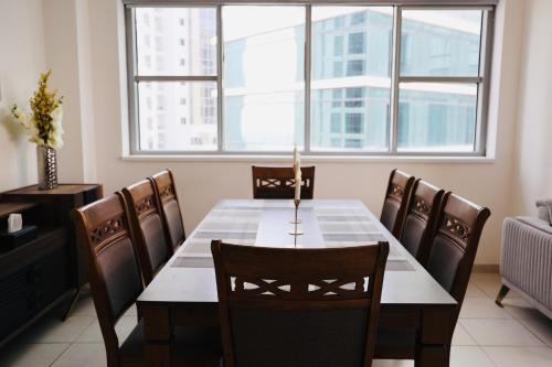Nivis Find Spacious 3BHK Near Metro and Burj Khalifa, Dubai (photo 9)