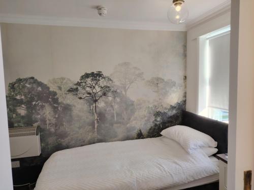 Single Room with Shower room in Linroy Guest House