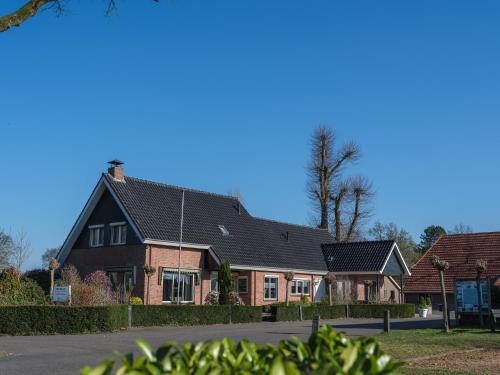 A szálláshely kívülről, Groepsaccommodatie met hottub en sauna | 18 personen in Verspreide huizen Neede