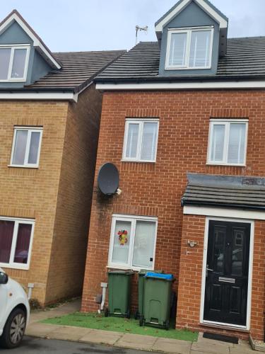 A szálláshely kívülről, Very cosy 3 bedroom house close to city in Foleshill