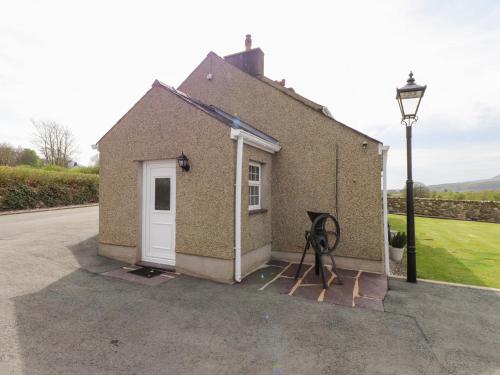Garreg Wen Isaf Bach - image 7
