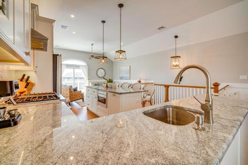 Close to Brigantine Beach: Home w/ 2 Decks in Brigantine (New Jersey)