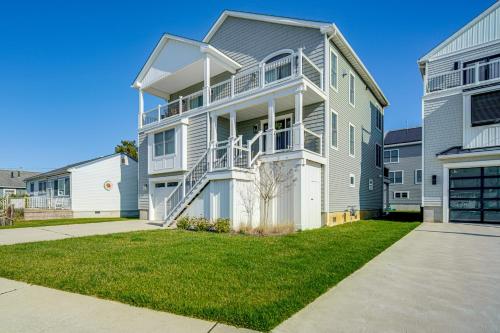Close to Brigantine Beach: Home w/ 2 Decks in Brigantine (New Jersey)