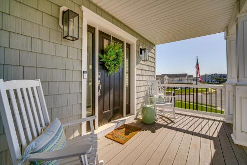 Close to Brigantine Beach: Home w/ 2 Decks in Brigantine (New Jersey)