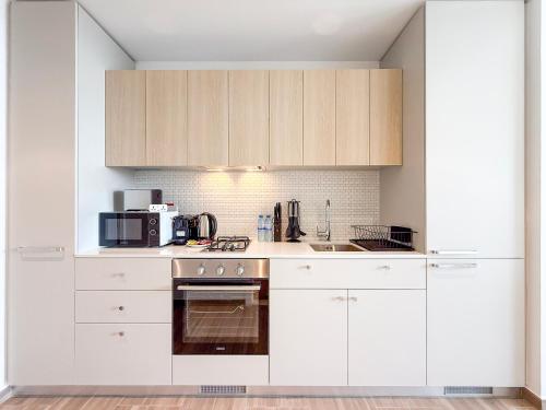 Modern Chic Studio Apartment, Belgravia Heights 2, JVC Dubai, Dubaj (zdjęcie 5)