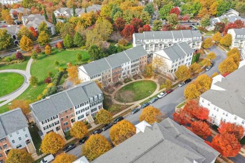 Gem in Germantown Walk to Restaurants & Shops! in เจอร์แมนทาวน์ (MD)