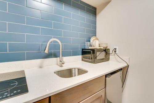 1 Mi to Lake Huron Waterfront Cozy Studio Apt in Port Huron (MI)