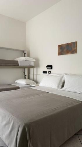 Hotel Ambassador Room Only - Self Check-in 5