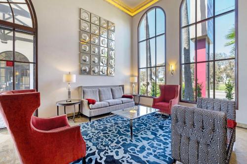 Best Western Plus Newport Mesa Inn - image 12