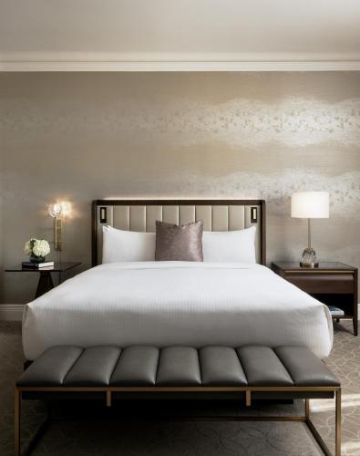 Fairmont King Room image 6