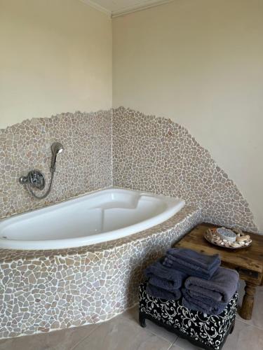 Shower, Peaceful home amongst olive groves by the sea in Agios Georgios