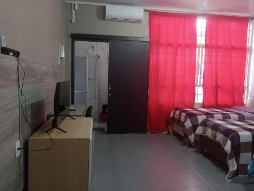 1 double bed, 2 twin beds