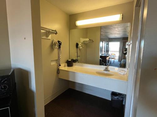 Motel 6 Bracey VA I 85 - image 3