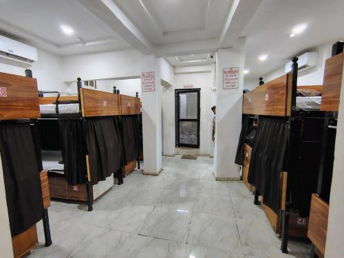 aaram ac dormitory, Ahmadábád