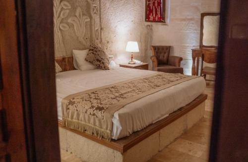 Alia Cave Hotel - image 4