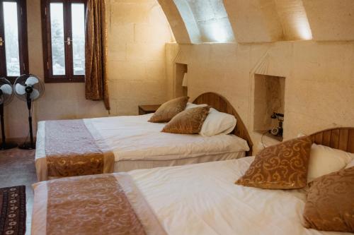Alia Cave Hotel - image 8