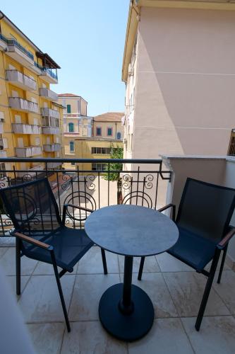 Standard Double or Twin Room with Balcony image 10