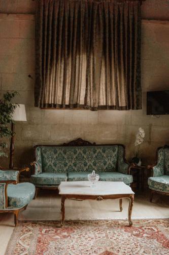 Alia Cave Hotel - main image