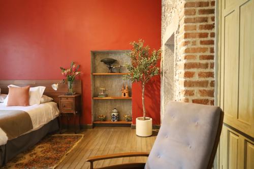 CASA SAUTO Historic Fam Suite 1 block from Zocalo