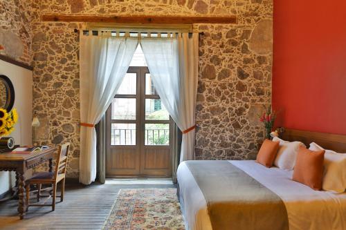 CASA SAUTO Historic Fam Suite 1 block from Zocalo