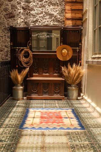 CASA SAUTO Historic Fam Suite 1 block from Zocalo