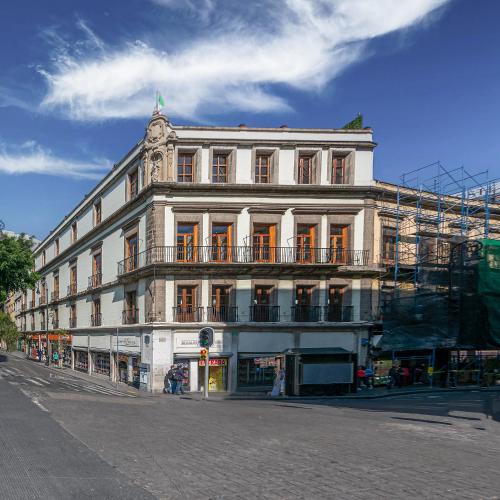 CASA SAUTO Historic Fam Suite 1 block from Zocalo