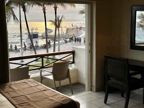 陽台/露台, Hotel La Siesta Malecón (Hotel La Siesta Malecon) in 馬薩特蘭市中心