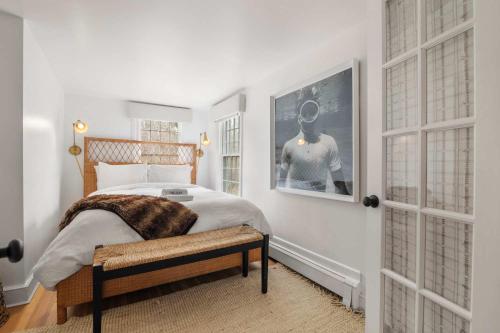 Renovated Cozy Cabin 5 Min to Beach Renovated Cozy Cabin 5 Min to Beach