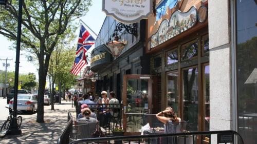 Renovated Cozy Cabin 5 Min to Beach Renovated Cozy Cabin 5 Min to Beach