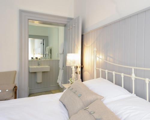 Lion & Pheasant Hotel - image 5