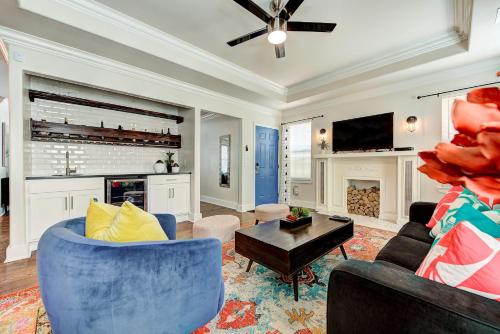 Gatewood Getaway-City card 4 local biz discounts