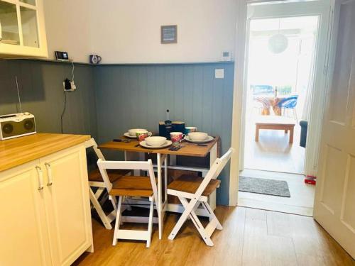 Ventnor Beach House in Ventnor East