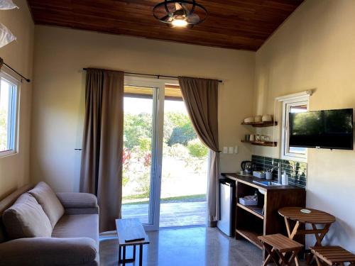 Casa Heliconia - Gorgeous Garden Home in Delicias in 蒙提祖馬
