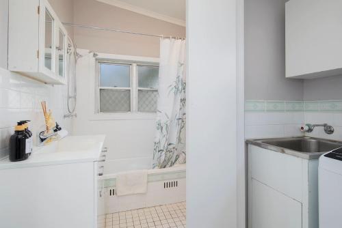 設施, Annie's Cottage - Relaxed Stay in Lake Macquarie in 查爾斯鎮
