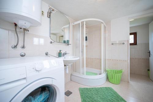 Bathroom, Apartments with parking space Savar, Dugi otok - 12762 in Brbinj