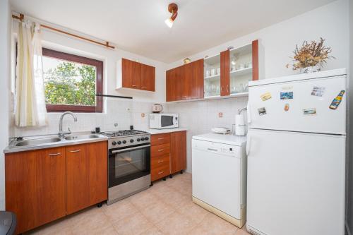 Kitchen, Apartments with parking space Savar, Dugi otok - 12762 in Brbinj