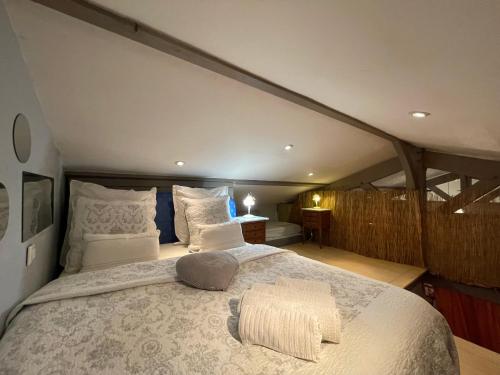 Gîte 2 à 5 personnes, spa, sauna, piscine chauffée, parking gratuit Gîte 2 à 5 personnes, spa, sauna, piscine chauffée, parking gratuit