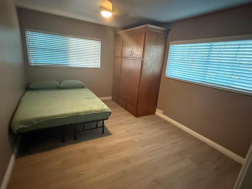 Js CM Pease and Love Js CM Pease and Love