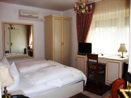 Haus Mooren Hotel Garni - image 3