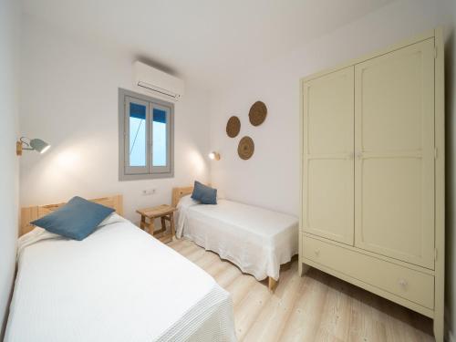Apartment in L Escala with Pool near Beaches, L' Escala (fotografie 7)