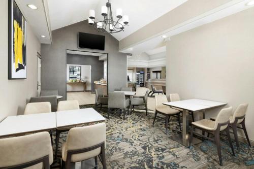 Residence Inn by Marriott Des Moines West at Jordan Creek Town Center - 식음료(F&B)