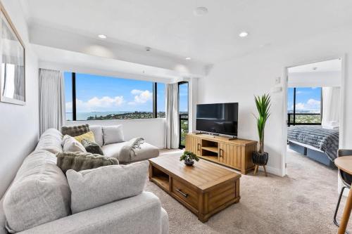 Apartment room in Modern 1BR w Pool Gym Steps to Beach by Zodiak Stays