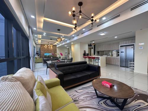 Skyline Luxe 4BR Retreat with En-suite Icon City Skyline Luxe 4BR Retreat with En-suite Icon City