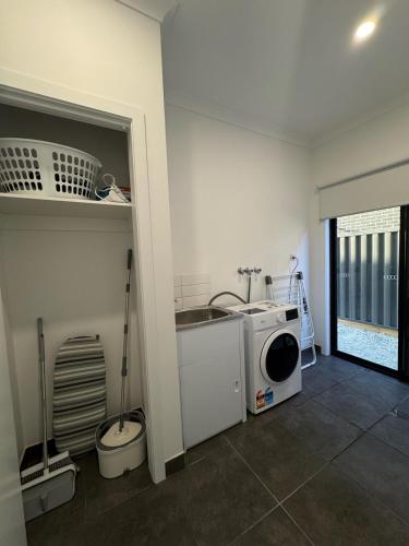 Cozy Getaway Near Amenities in Cardinia