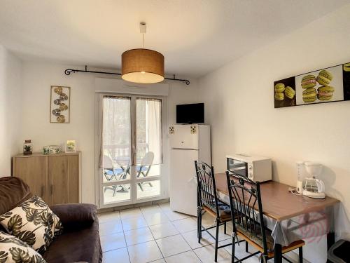 Charmant Studio avec Balcon, Wifi et Animaux Acceptés - FR-1-451-217