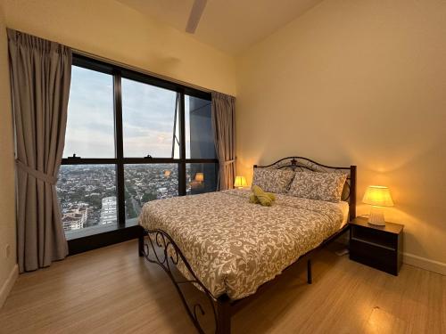 Skyline Luxe 4BR Retreat with En-suite Icon City Skyline Luxe 4BR Retreat with En-suite Icon City