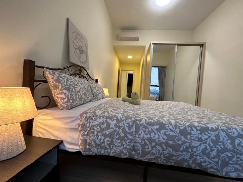 Skyline Luxe 4BR Retreat with En-suite Icon City Skyline Luxe 4BR Retreat with En-suite Icon City