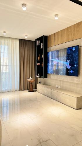 Professionally designed 3 bedroom hotel apartment