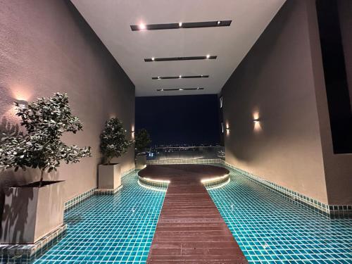 Skyline Luxe 4BR Retreat with En-suite Icon City Skyline Luxe 4BR Retreat with En-suite Icon City