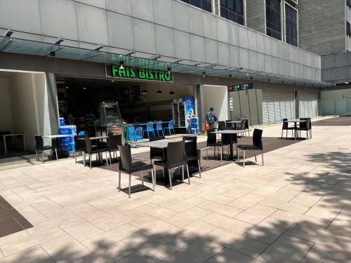 Skyline Luxe 4BR Retreat with En-suite Icon City Skyline Luxe 4BR Retreat with En-suite Icon City